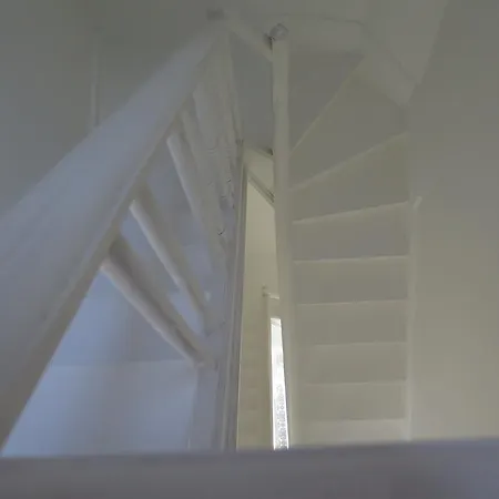 La Petite Lili Nyaraló *